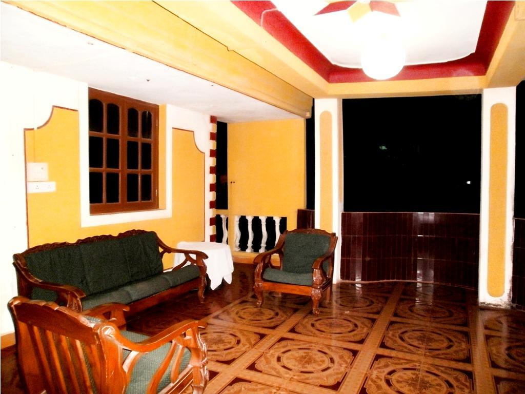 Yellow House 호텔 칼랑굿 외부 사진
