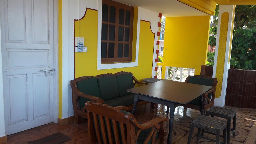 Yellow House 호텔 칼랑굿 외부 사진
